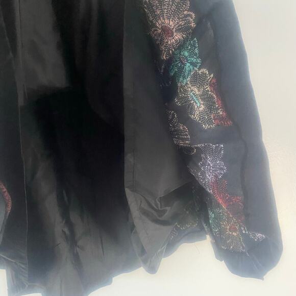 Silkland 100% Linen Black Floral Embroidered Short Skirt Size 4 - Picture 6 of 6